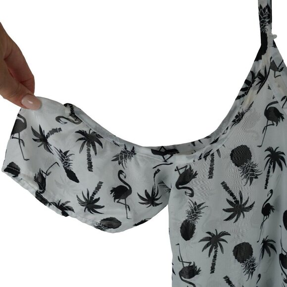 EUC Miken‎ Swim Womens Cold Shoulder Swim Dress Cover Up With Tassel Trim Size M - Picture 4 of 8